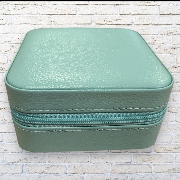 Like New Teal Jewelry Box with Mirror - Customizable - Picture 8 of 9